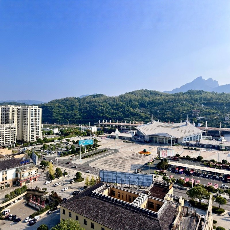 宿希尔顿惠庭|天门山买1送1双索道全景游|2天1晚灵动双床躺看天门洞 - 定制游预订