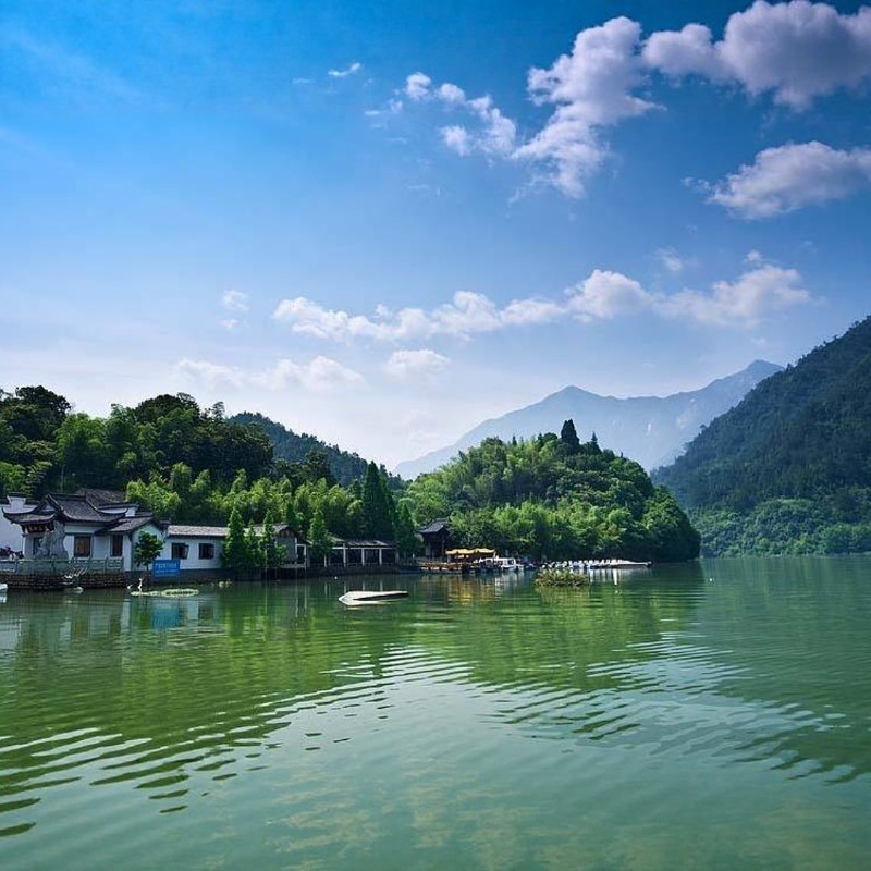 【醉美青山湖】2天1晚杭州中都青山湖畔大酒店+青山湖游船+水上森林门票