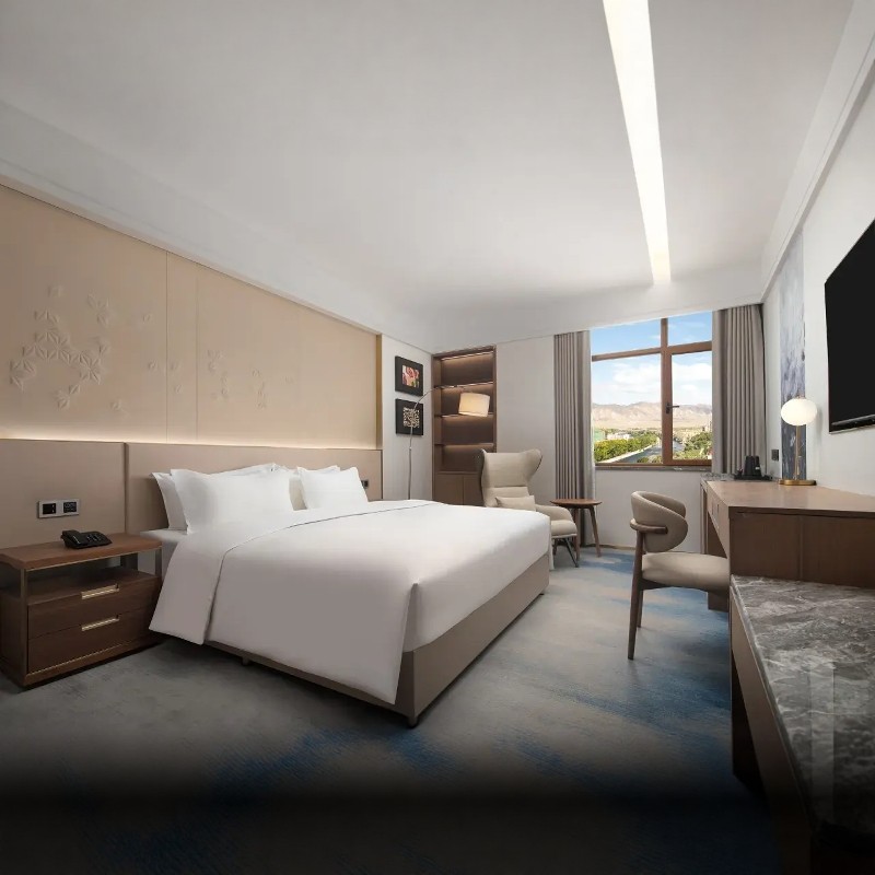 【宿希尔顿悠游可可】3天2晚阿勒泰富蕴希尔顿逸林酒店+可可托海/可可苏里湖任选