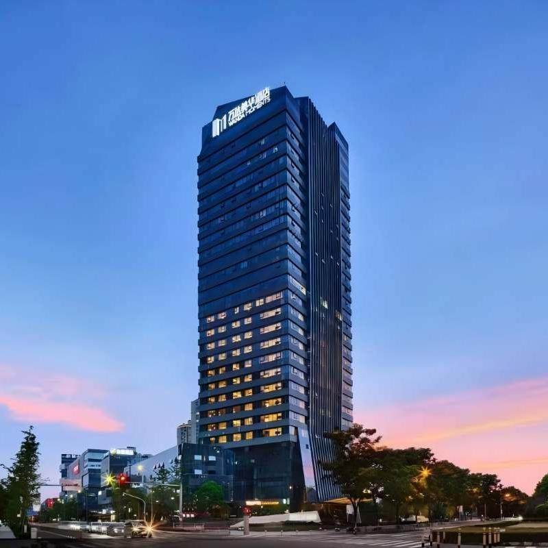 宁波万达美华酒店 豪华房4天3晚+罗蒙环球乐园门票 - 定制游预订