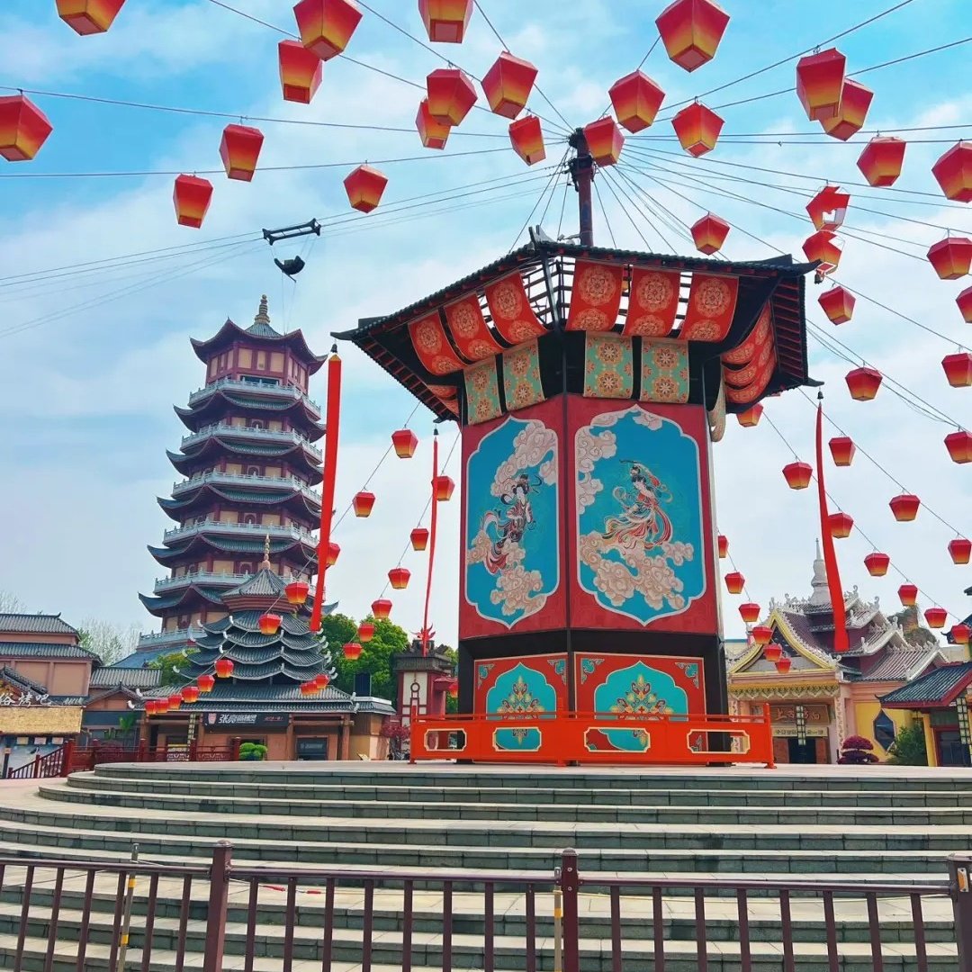 红枫酒店芜湖火车站碰头荟店住宿+芜湖方特梦幻王国成人门票