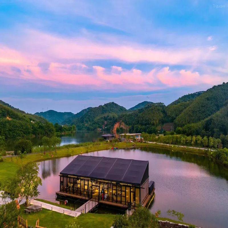 广东翡翠湾白天鹅温泉度假酒店1-2晚+早餐+私汤+中医初步检测+皮hua艇及自行车体验