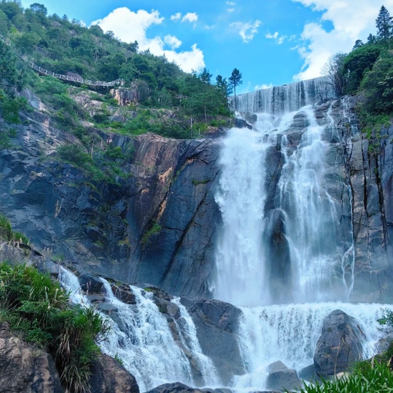 【琼台仙境】3天2晚 |浙江天台禾酒店+琼台仙谷成人票一张 - 定制游预订