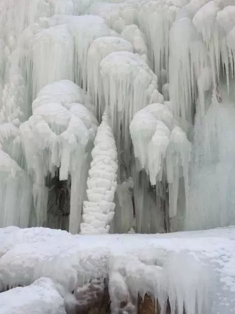 承德冰雪大峡谷图片