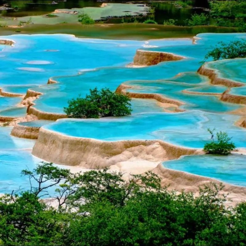 九寨沟+黄龙+熊猫乐园+松州古城3天2晚 特色餐 20人版2+1头等舱 - 定制游预订