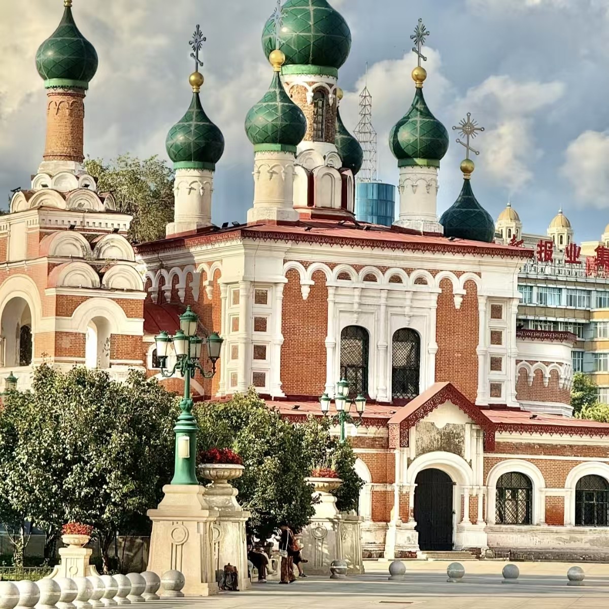 【畅玩】哈尔滨万达假日酒店行政套房3天2晚+波塞冬旅游度假区+枫叶小镇温泉 - 定制游预订