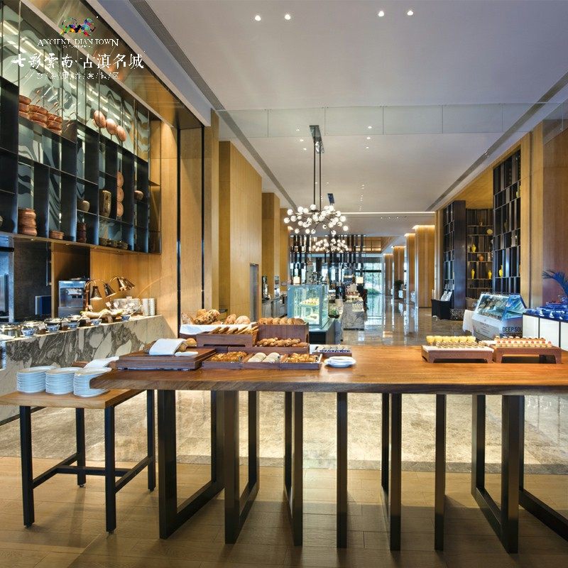 昆明古滇皇冠假日酒店+欢乐世界(无限次入园)双人套餐2天1晚