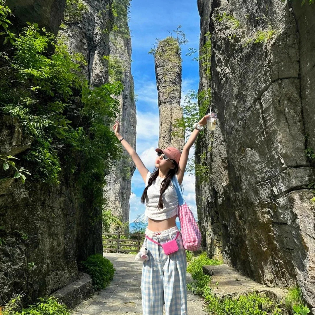 神农架恩施旅游四日游 神龙架恩施大峡谷地心谷4天3晚 含景区必消 - 定制游预订