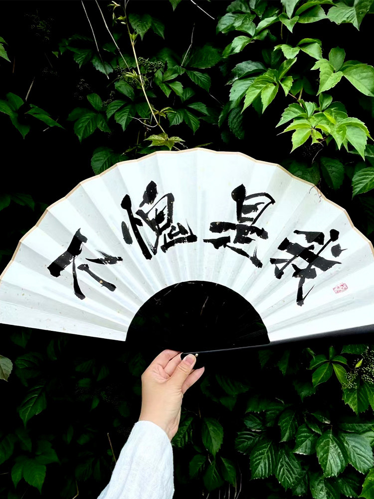 中国手絵漢服写真扇 - 竹製折りたたみ扇