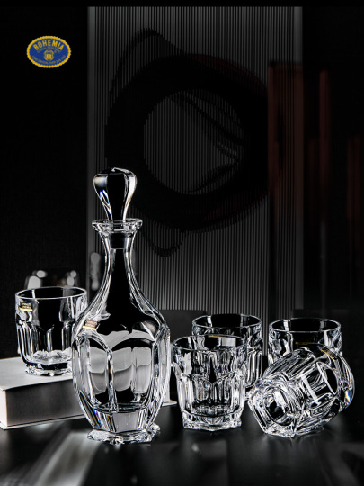 【未使用品】BOHEMIA Crystal デキャンタとグラス6個セット ボヘミアングラス デキャンタとワイングラス6個セット - メルカリ