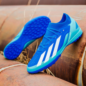 
Football shoes for men Ronaldo's stinger grass AG long nail adult TF training shoes for children primary and secondary school students Falcon short nail