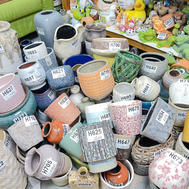 One-of-a-kind ceramic vase and pot sample room home gardening ornaments decorative green plants