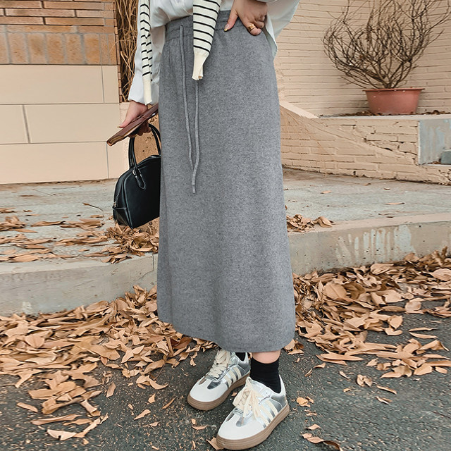 Large size women's casual and versatile skirt women's straight skirt 2024 winter fat mm loose hip-covering knitted skirt skirt
