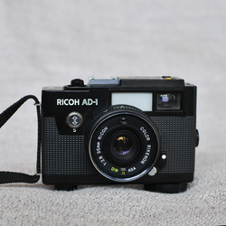 Ricoh Ad1 Fotocamera Meccanica Retro 135 Film Machine 35mm Fuoco Fisso Apertura 2.8