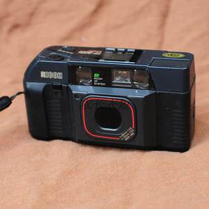 
Ricoh tf-900d 35-70 dual fixed focus f2.8-5.6135 film camera