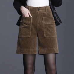 Corduroy wide-leg shorts for women in autumn and winter loose high-waisted corduroy straight pocket workwear five-quarter pants worn outside boot pants