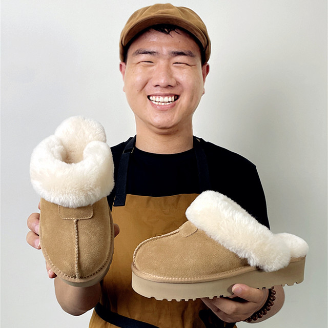 Leather Men's Military Boots Wool Cotton Shoes Thickened Warm Snow Boots Lace-up Tooling Boots Winter Short-tube Martin Boots