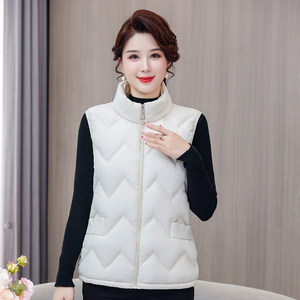 Mom autumn and winter down cotton vest women's thickened short shoulders middle -aged elderly autumn jacket middle -aged cotton vest
