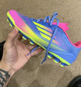 
Adidas men's and women's shoes 2025 new sports anti-slip practical training competition short nail football shoes IE1263