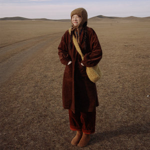 
Ancient moss caramel corduroy coat, personally tested in Inner Mongolia, truly windproof, Japanese style artistic autumn and winter slimming coat