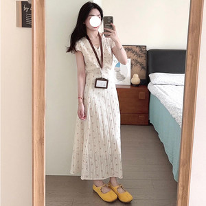 
French small floral dress for women in summer new high-end style with temperament waist-hugging and slimming A-line long skirt
