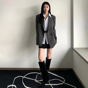 
French retro vertical striped suit jacket for women in spring and autumn new style small person loose and slim temperament casual suit trendy