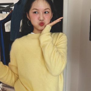 
DEAR.XI Love it! The soft and waxy round neck pullover sweater for autumn and winter 1026#