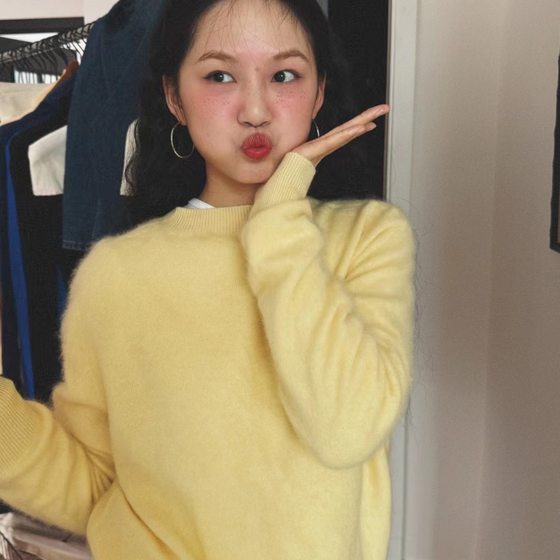 
DEAR.XI Love it! The soft and waxy round neck pullover sweater for autumn and winter 1026#