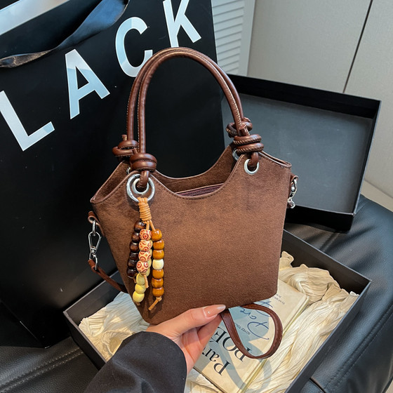 
This year's popular bags for women 2025 new trendy autumn and winter casual women's single shoulder crossbody bag soft leather handbag