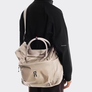 
On Track Pack 35L wear-resistant and tear-resistant outdoor commuting daily fitness bag crossbody bag handbag