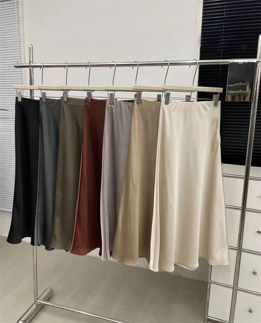 2024 Spring Pure Color Pine waist zipper satin fishtail skirt Box skirt children's middle long skirt fashion European station
