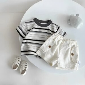 
Boys summer striped contrasting loose short-sleeved T-shirt infant baby round neck summer wear parent-child family top trendy