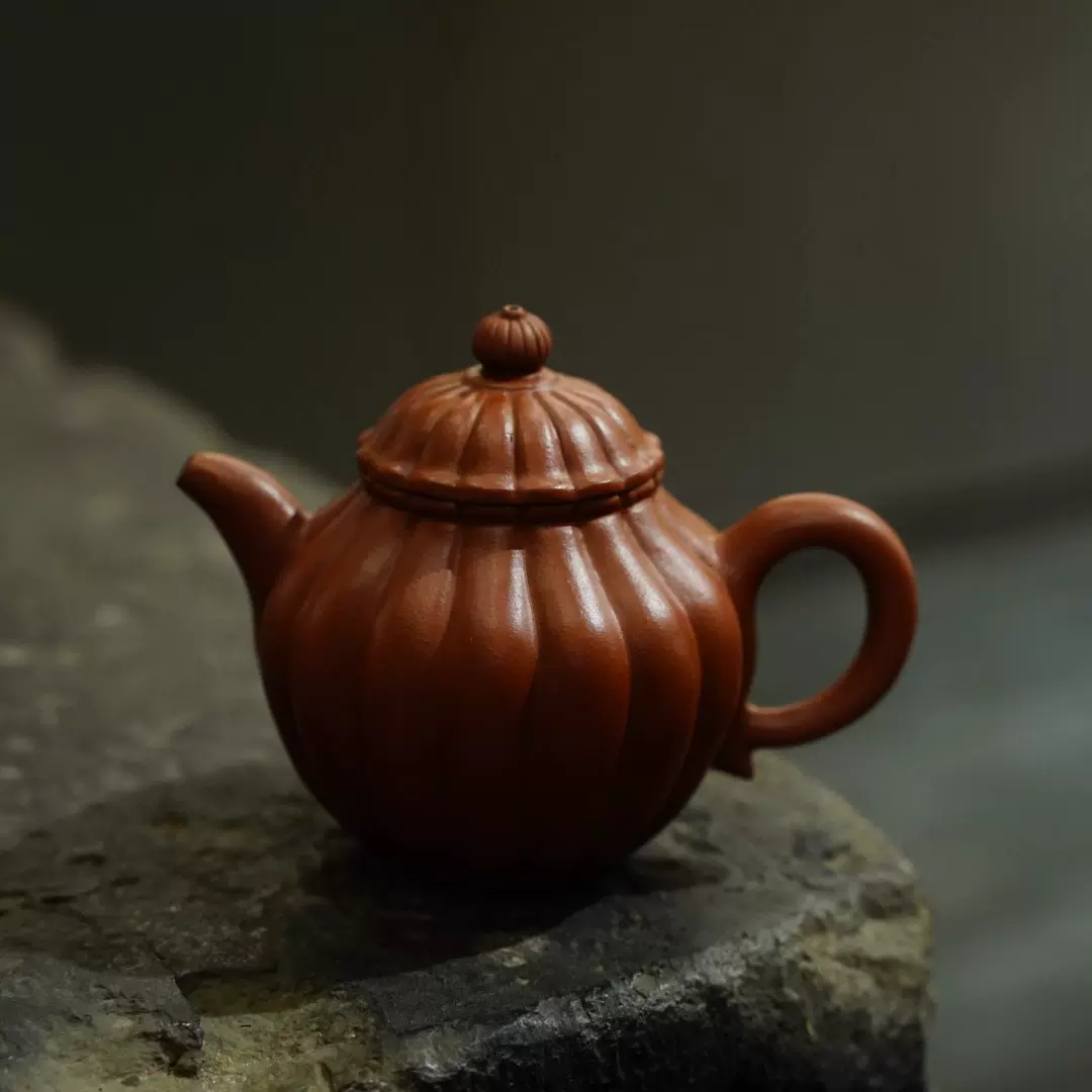 中国古美術・原鉱古銅泥魚躍龍門紫砂壺・底款：徐漢棠・紫砂壺・朱泥・急須・茶道具 中国古美術・原鉱古銅泥魚躍龍門紫砂壺・底款：徐漢棠・紫砂