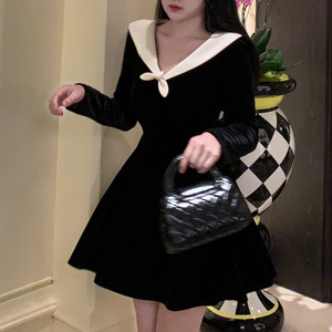
Mei Que 2025 Autumn and Winter New French Retro Niche Princess Style Black Gold Velvet A-Line Skirt Dress
