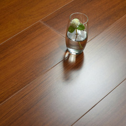 12mm Household Diamond-Plated Reinforced Composite Wood Flooring, Environmentally Friendly, Nordic Gray, Suitable for Underfloor Heating, Waterproof, Wear-Resistant, Direct Sales from the Manufacturer