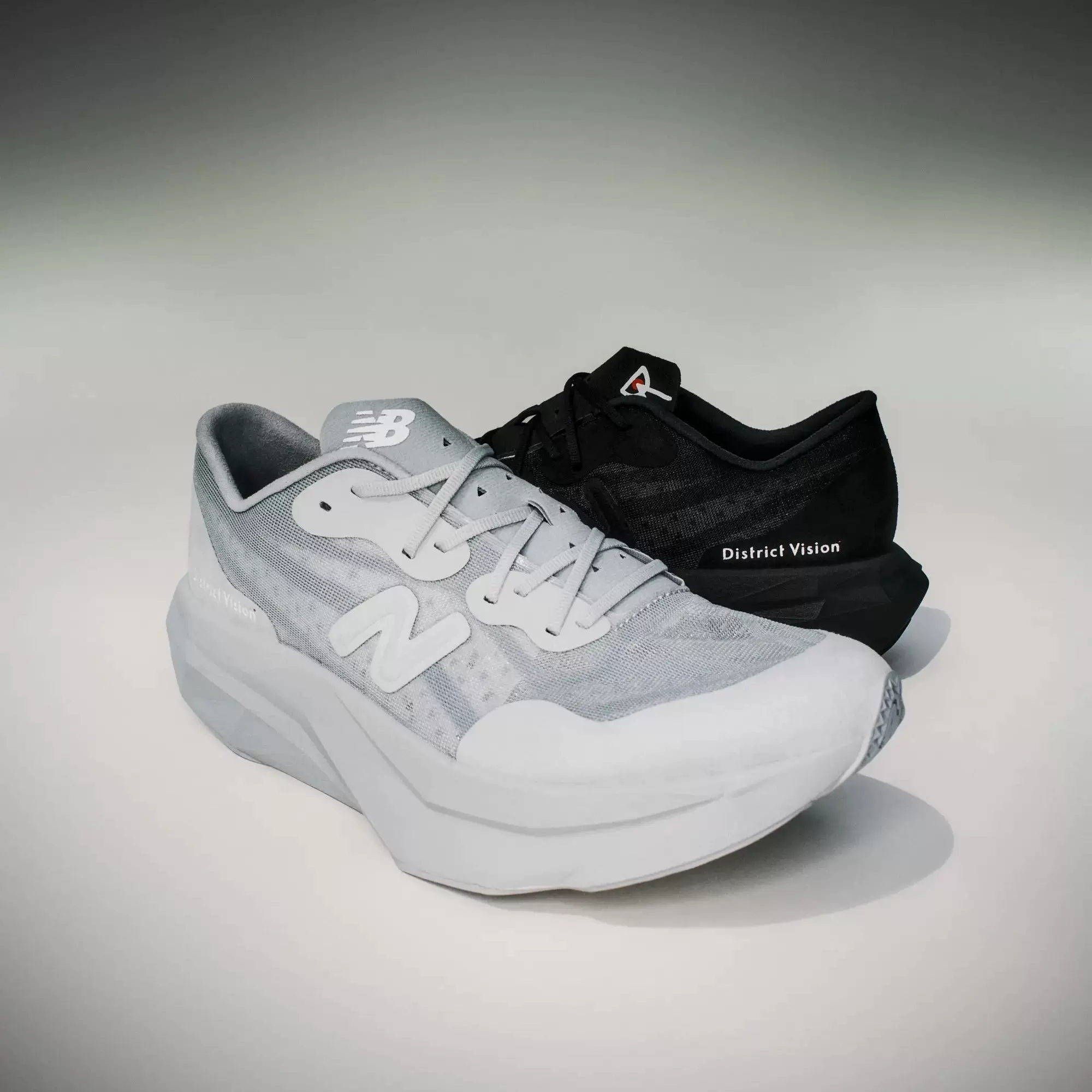[新品]27.5cm NEW BALANCE VISION RACER ブラック 新品]27.5cm NEW BALANCE VISION RACER ホワイト - 靴クラシック