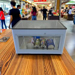 Transparent Insulated Box for Commercial Use, Suitable for Displaying Sandwiches, Cakes, Sushi, with a Visible Foam Compartment and Transparent Lid, Dessert Display Box