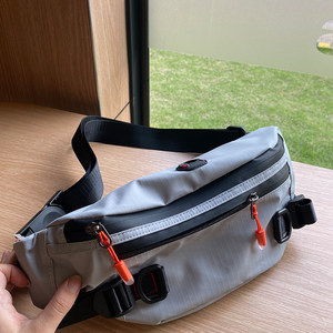 Low silent and handsome ~ cabinet quality super high -grade genuine ~ sun shoulder messenger day back super light and easy -to -splash water
