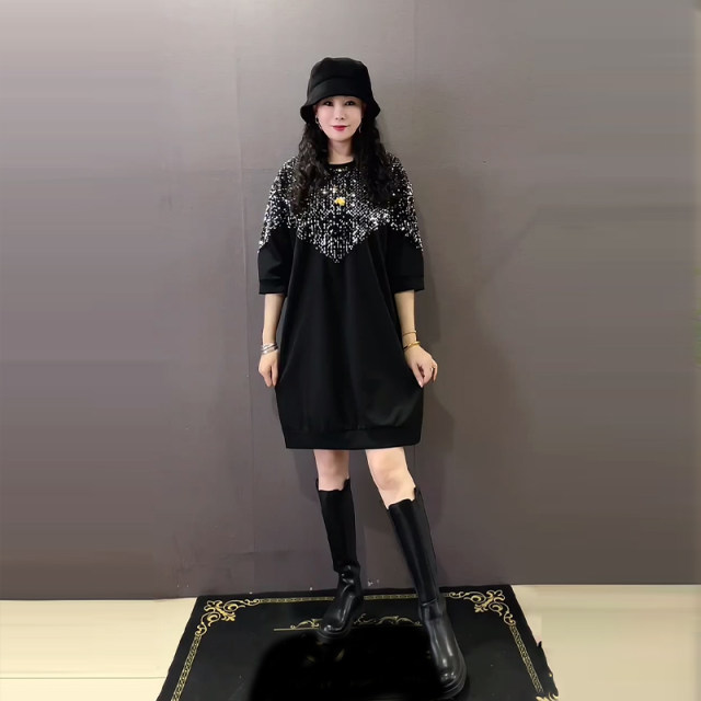 Fat sister round neck sequin shoulder slim sleeve dress with large size women's French Hepburn style autumn and winter style slim skirt