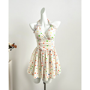 Women's 2025 new adult high-end girl with slightly fat body covering her body conservative and beautiful seaside vacation hot spring