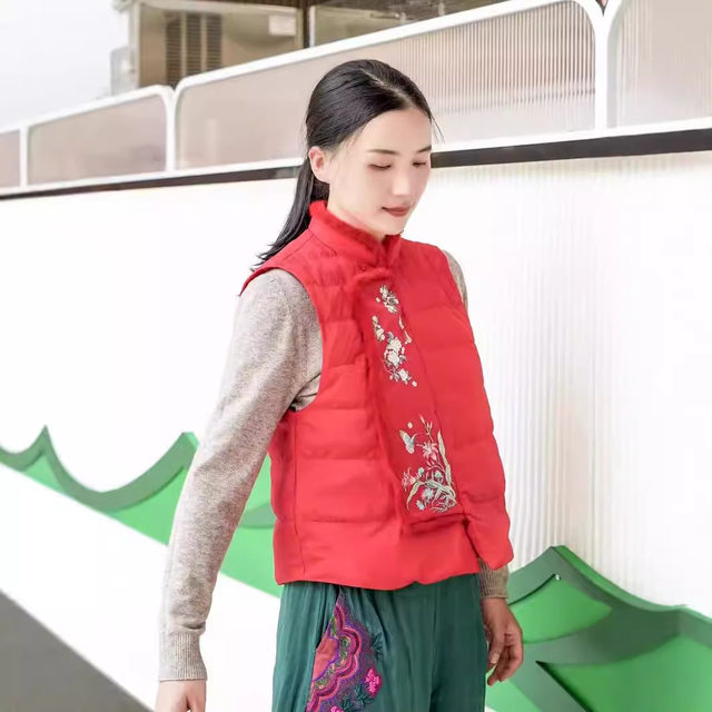 3169 Daji new Chinese style wool collar embroidered cotton short white duck down vest women straight down horse vest