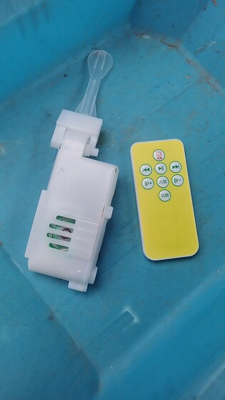 
Sleeping artifact slap accessories electric doll doll movement soothe palms slap sleeping music rocking fish movement