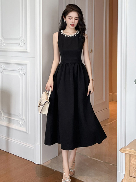 French Hepburn style black beaded round neck sleeveless dress with high ...
