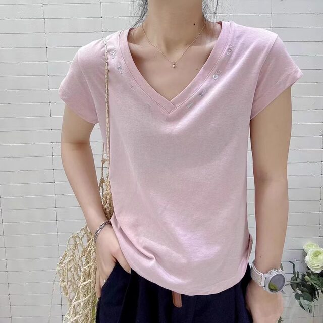 
JTENGC Jiteng 2025 summer new embroidery pattern design V-neck short-sleeved loose T-shirt women's top 960