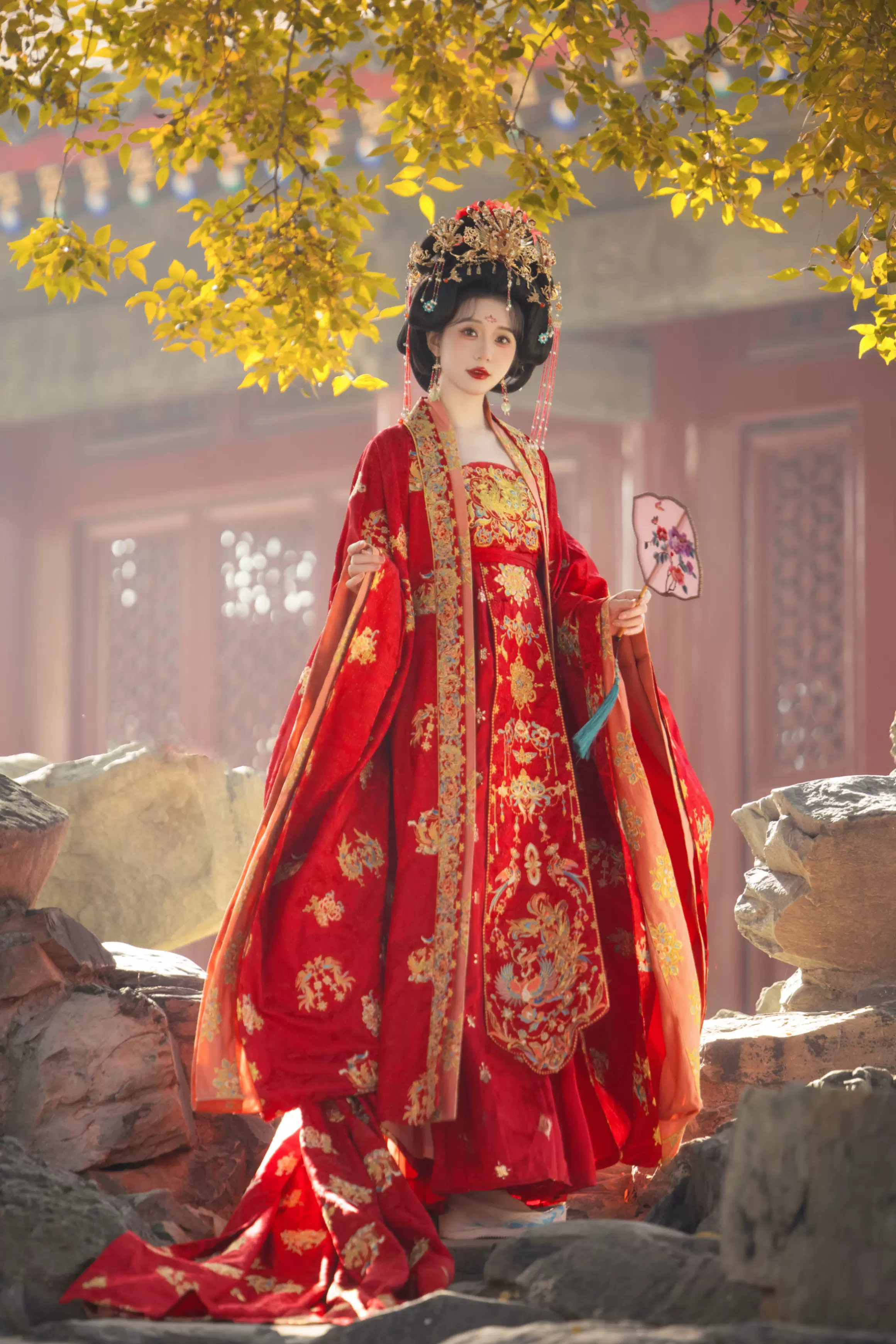 百鳥朝鳳披風 白赤金色ロングアウター　中国伝統衣装　織錦　西陣織　結婚式明製漢服 百鳥朝鳳披風 白赤金色ロングアウター 中国伝統衣装 織錦 西陣織 結婚