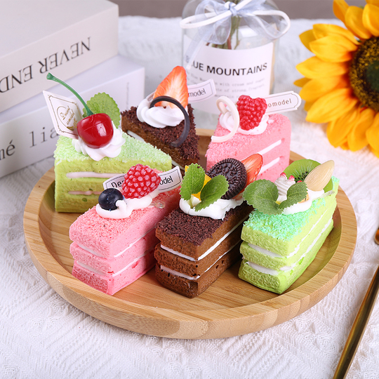 三角エッグロールモデル - フルーツクリームデザートケーキデコレーション