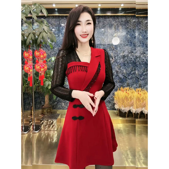 
New Chinese style 2025 Chinese style new lace splicing cheongsam New Year high-waisted slimming temperament tassel red dress