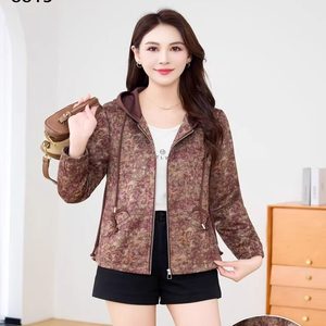 
2025 autumn new fashionable and versatile slim casual loose age-reducing fashion middle-aged and elderly women's jacket