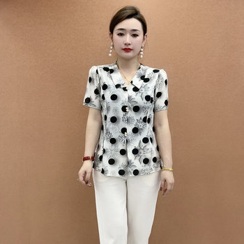 
V-neck comfortable and breathable summer short-sleeved T-shirt for women