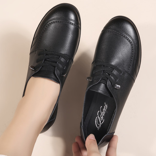 Wangnai genuine leather soft-soled mother's single shoes, flat-soled, comfortable, lace-free women's shoes, middle-aged and elderly non-slip large size leather shoes on clearance